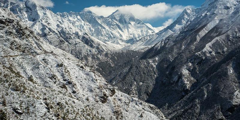 万匹屯跨界融合新范式：咖啡馆里的生活用品体验区如何重塑日常必需品消费